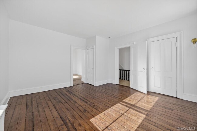 Building Photo - 4 Parkview Ter