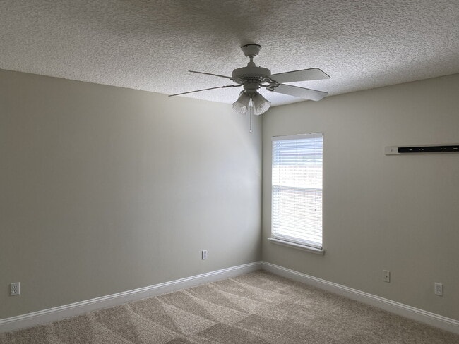 Building Photo - 9533 Maidstone Mill Dr W