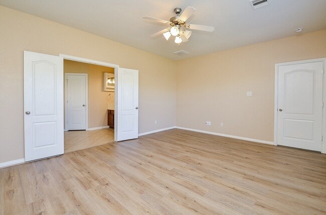 Building Photo - 23922 Fairport Harbor Ln