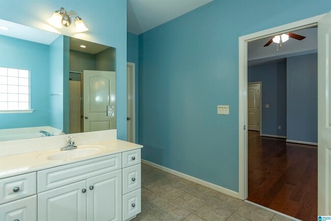 Building Photo - 4350 Sierra Dr