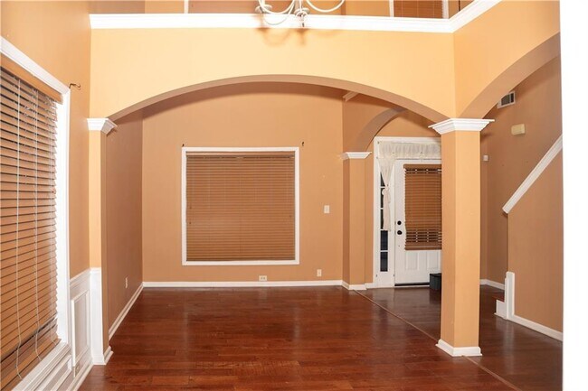 Building Photo - 2581 Southhaven Ln