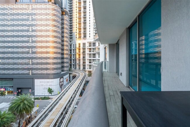 Building Photo - 1100 S Miami Ave