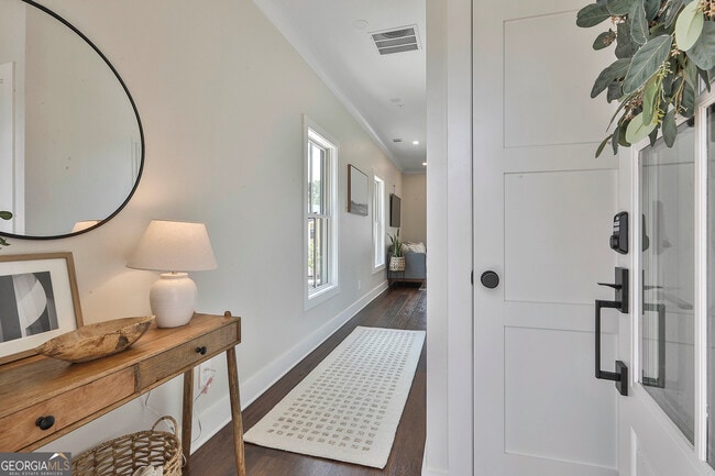 Building Photo - 3042 State St