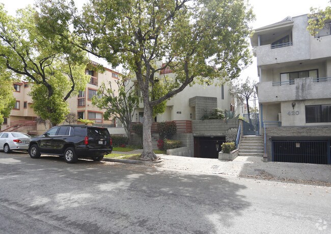 Building Photo - 416-418 Milford St