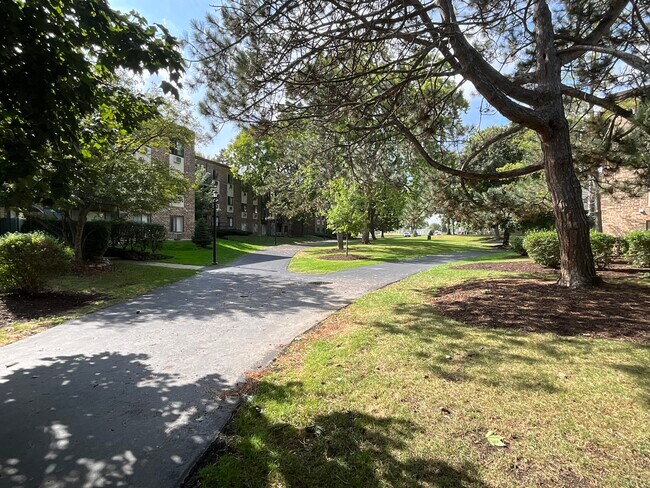 Building Photo - 1477 N Winslowe Dr