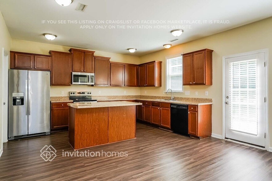 Building Photo - 5232 Sapphire Springs Dr