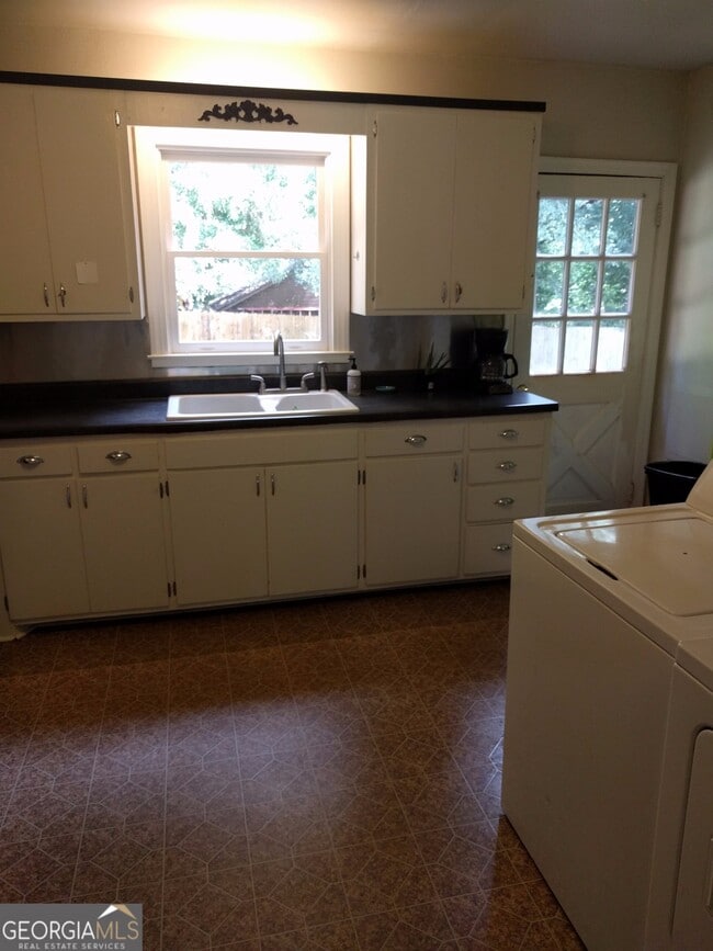 Building Photo - 170 Windsor Ct