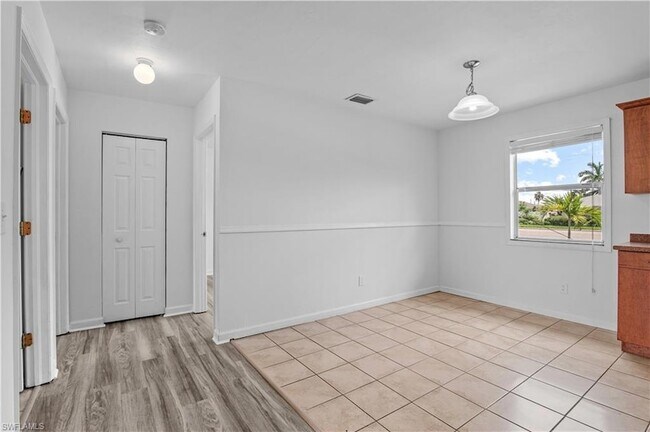 Building Photo - 612 Santa Barbara Blvd S