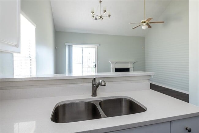 Building Photo - 3690 Manor Ct SW