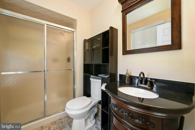 Building Photo - 723 Kings Croft Dr