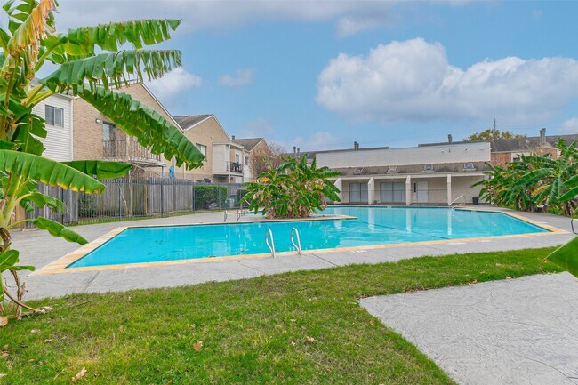 Building Photo - 10122 Waterstone Dr