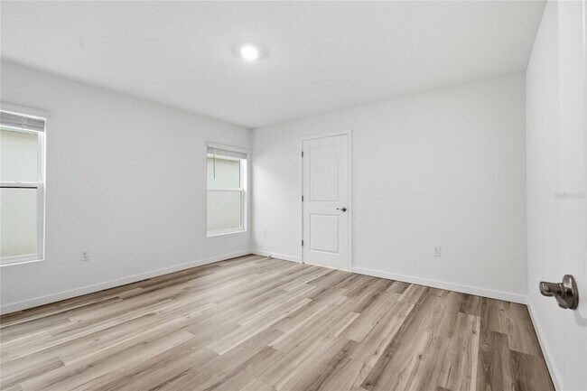Building Photo - 3059 NE 20th Ter