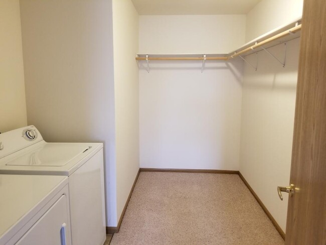 Building Photo - 106 Marks Way New Lisbon, WI 53950