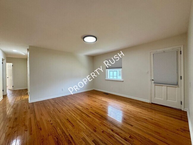 Building Photo - 7339 Brookside Dr