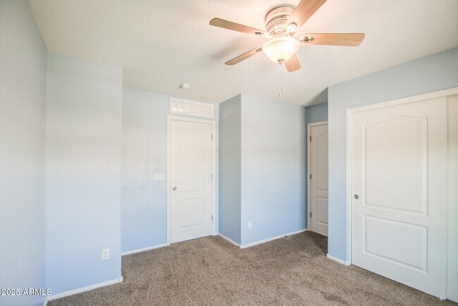 Building Photo - 4068 E Devon Dr
