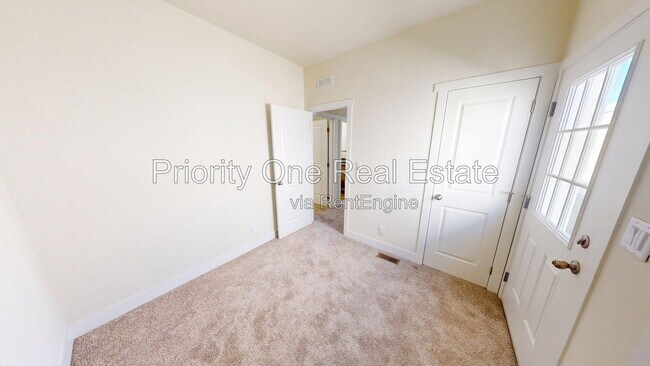 Building Photo - 13151 Cayote Ave