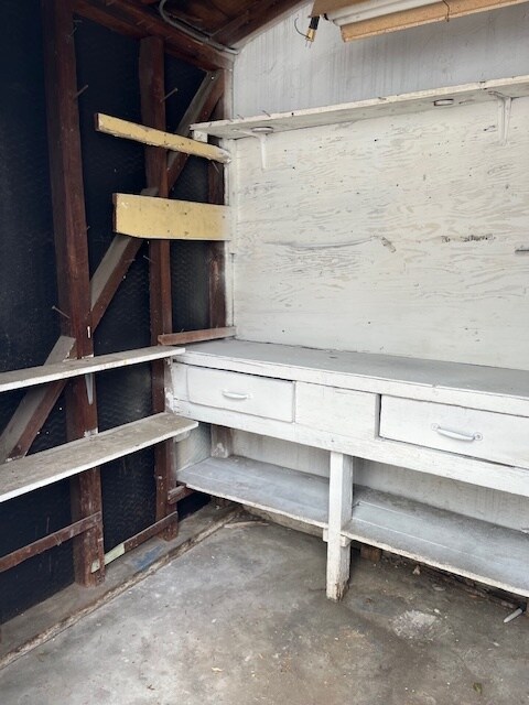 ExtraStorage - 1170 W Summerland Ave