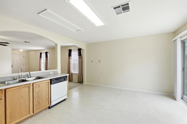 Building Photo - 3807 Haleys Way