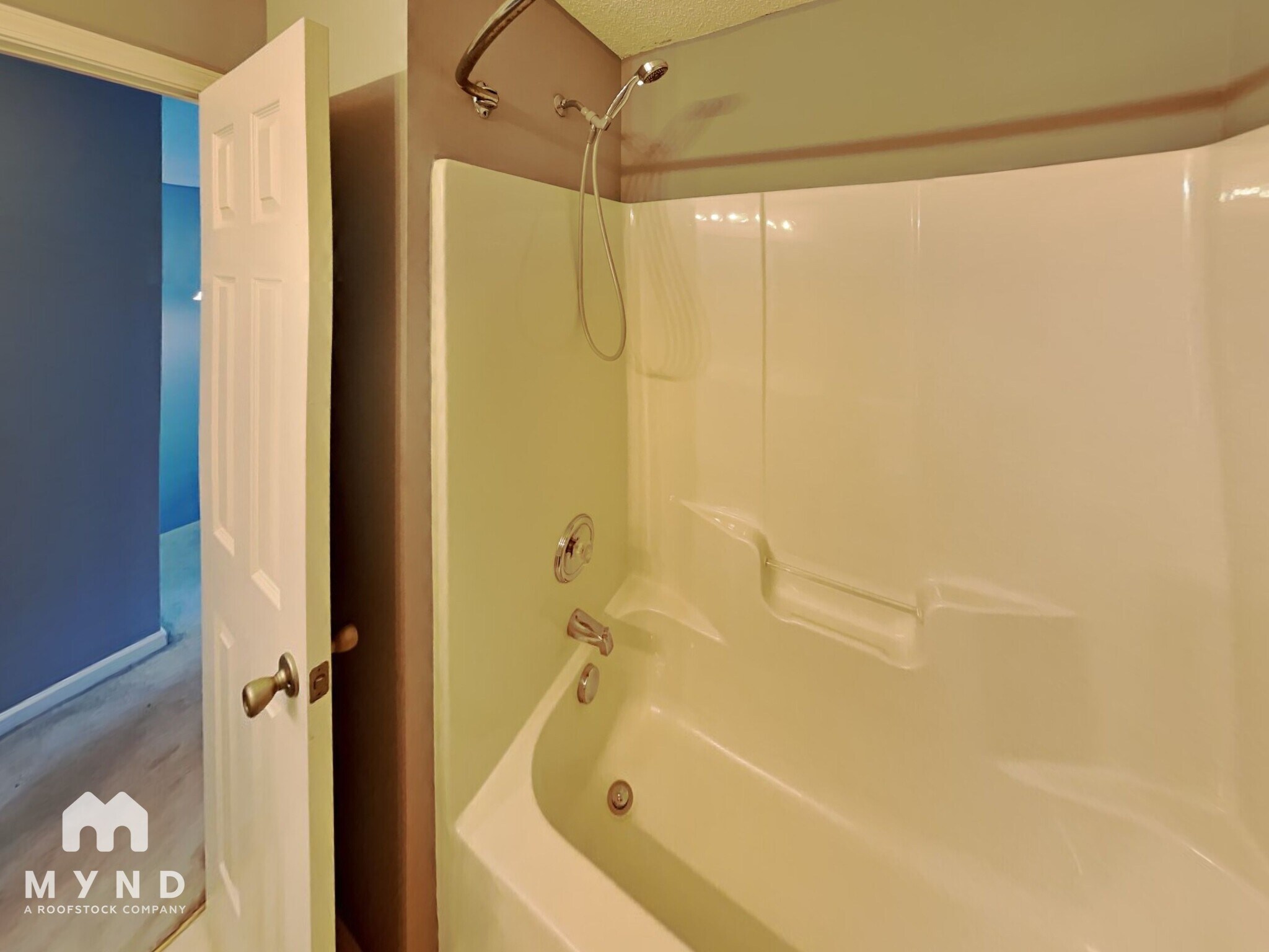 Building Photo - 16724 Timber Crossing Rd