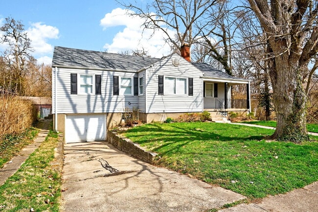 Building Photo - 1930 Stevens Ave