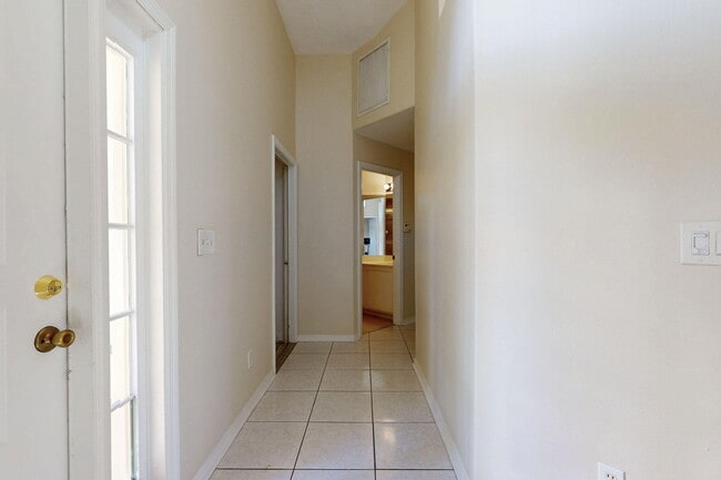 Building Photo - 967 SE Browning Ave