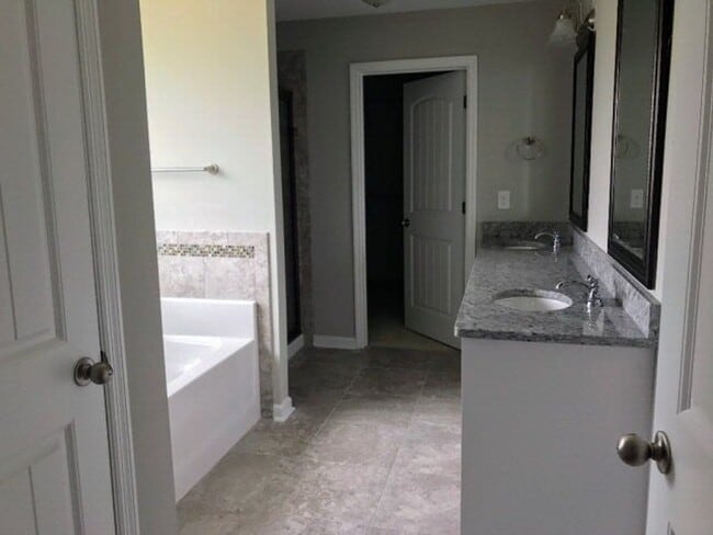 Building Photo - 327 Bella Rose Dr