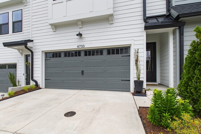 Building Photo - 4730 Cypress Tree Ln