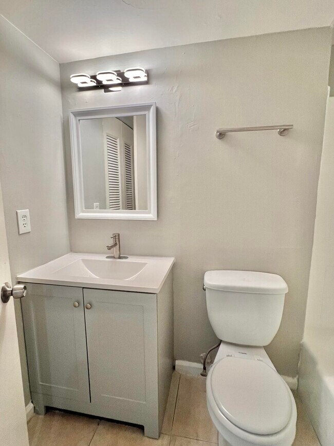 Building Photo - 1500 N Congress Ave