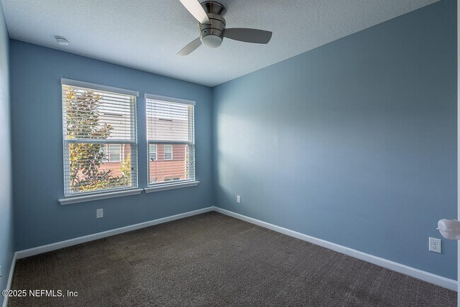 Building Photo - 9439 High Meadow Ln
