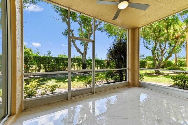 Building Photo - 12510 Crystal Pointe Dr