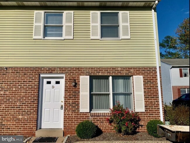 Building Photo - 1029 N York Rd