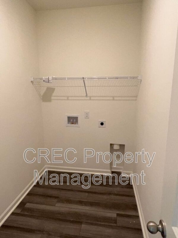 Building Photo - 475 Pender Woods Dr