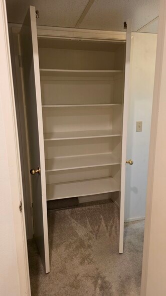 Linen closet - 12830 Burbank Blvd