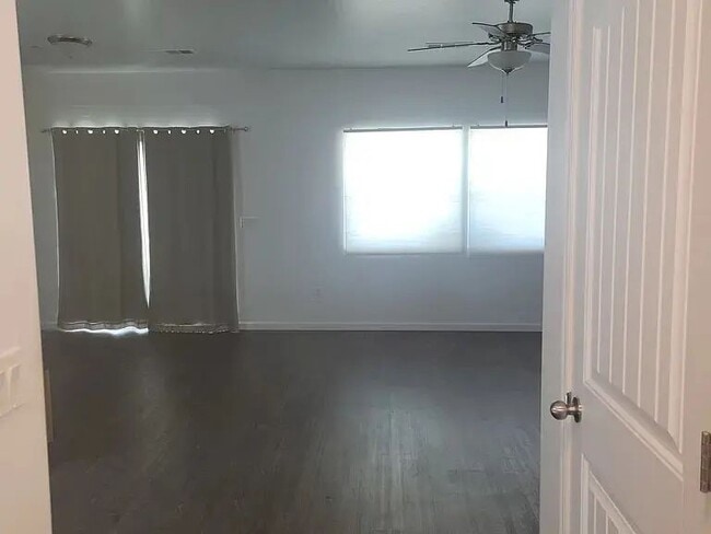 Building Photo - 7303 Avenue 310