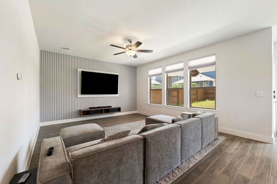 Building Photo - 8609 Cottage Rose Dr