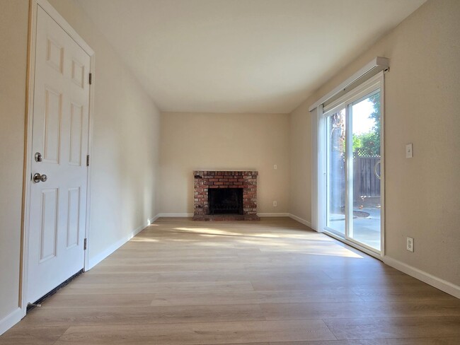 Building Photo - Charming Los Gatos Home Near Vasona, Quart...
