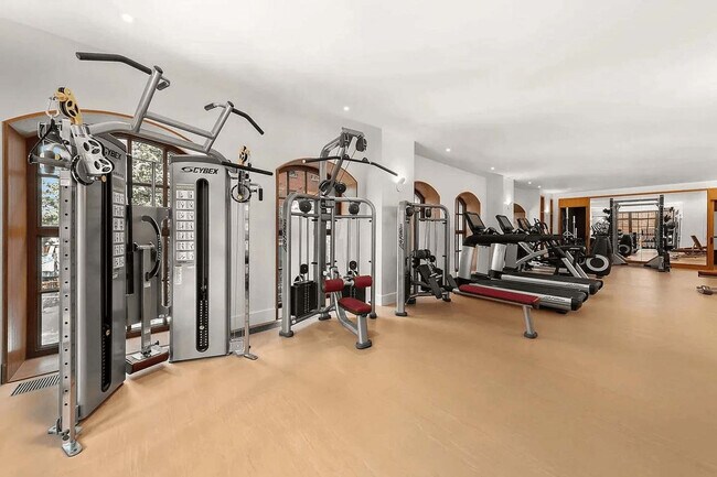 Building Photo - 100 Vandam St