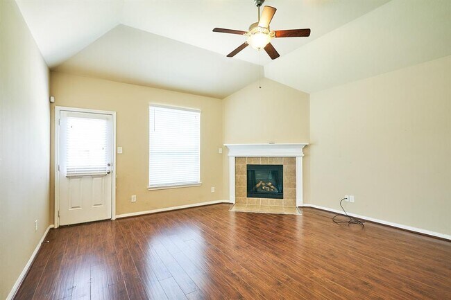 Building Photo - 1218 Maple Ace Dr