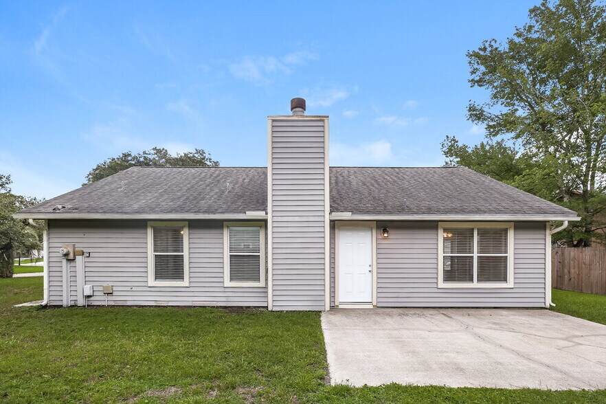 Building Photo - 3379 Deerfield Pointe Dr