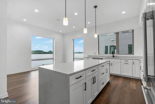 Building Photo - 3212 Evergreen Walk