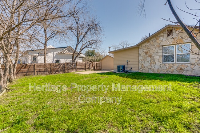 Building Photo - 479 S Sycamore Ave