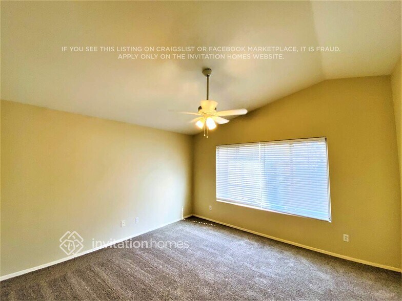 Building Photo - 3525 E Linda Ln