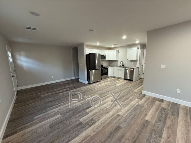 Building Photo - 121 W Lewis St