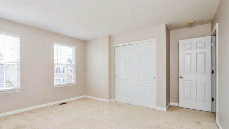 Building Photo - 1027 Glengarry Dr