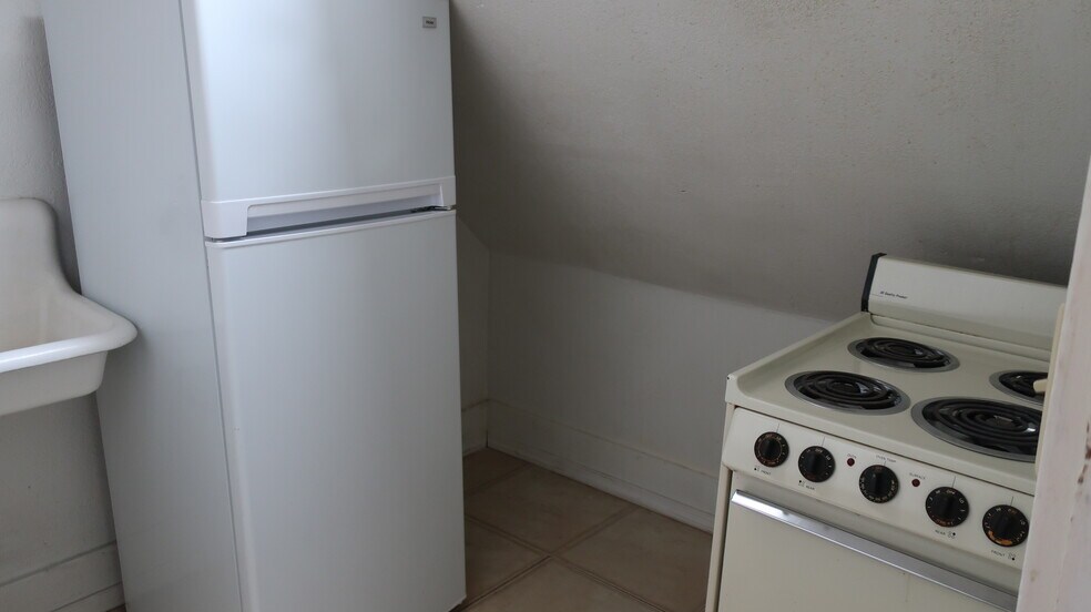 Building Photo - 500 Cascade St