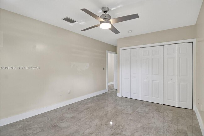 Building Photo - 6090 SW 63rd Ave