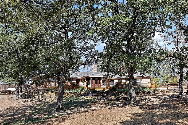 Building Photo - 3901 High Rd