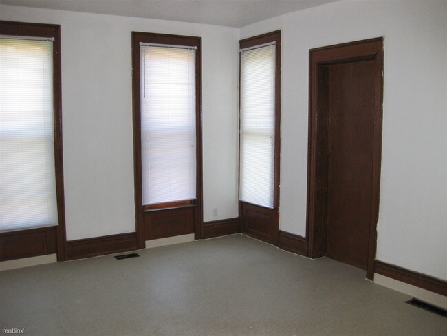 Building Photo - 3 br, 1 bath Apartment - Prescott Place