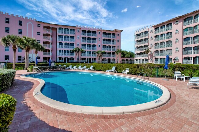Building Photo - 1099 S Ocean Blvd
