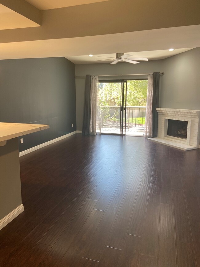 Building Photo - 12280 Corte Sabio